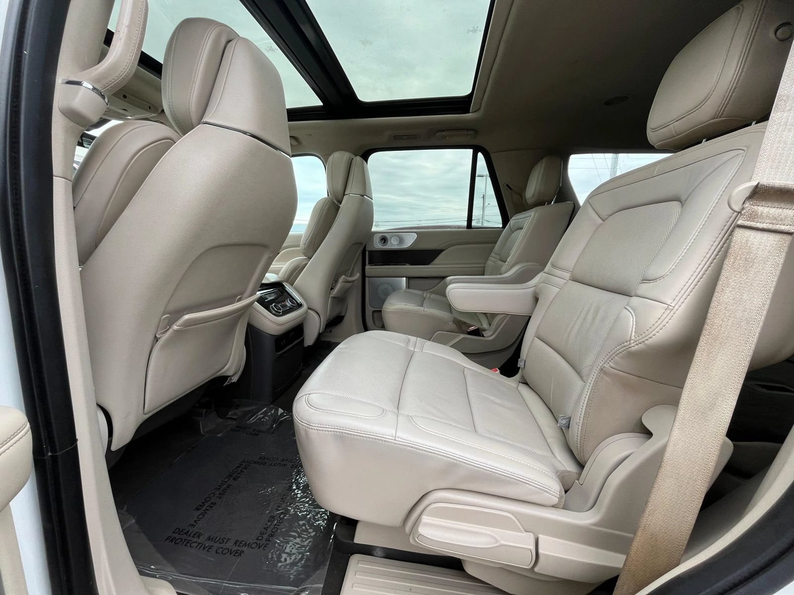 Used 2020 Lincoln Navigator Reserve w/ Luxury Package RWD image 37