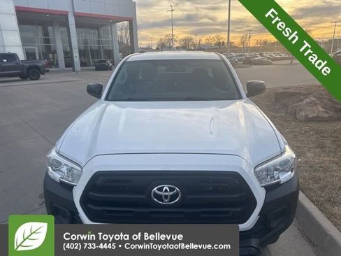 Used 2016 Toyota Tacoma SR image 13