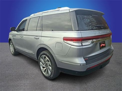 Used 2024 Lincoln Navigator Premiere image 6