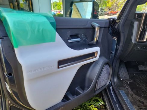New 2025 GMC Hummer EV 3X image 6