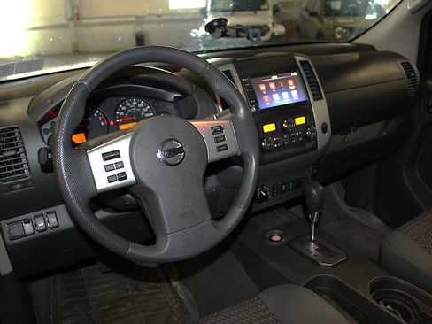Used 2020 Nissan Frontier SV AWD/4WD image 4