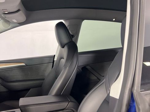 Used 2024 Tesla Model Y Long Range image 21