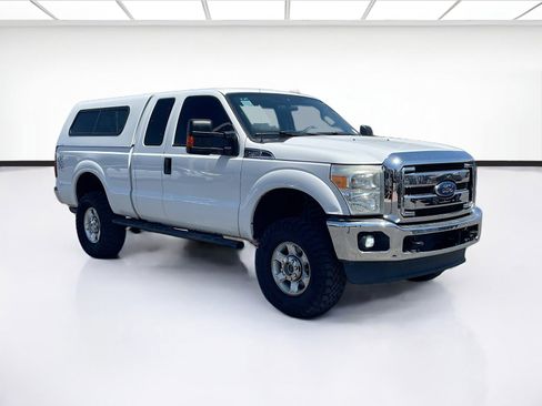 Used 2014 Ford F250 XLT w/ XLT Interior Package AWD/4WD image 3