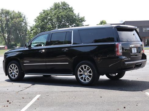 Used 2018 GMC Yukon XL Denali w/ Open Road Package AWD/4WD image 7