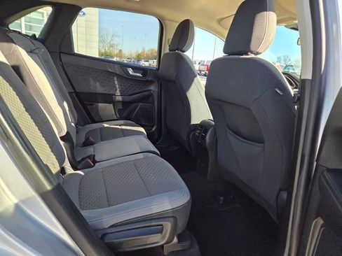 Used 2020 Ford Escape SE image 12