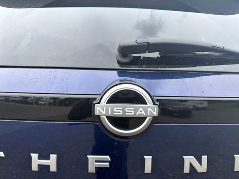 Used 2025 Nissan Pathfinder SV AWD/4WD image 19