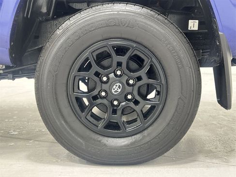 Used 2022 Toyota Tacoma SR5 image 10