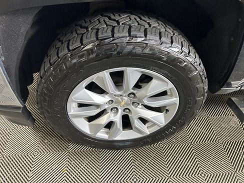 Used 2017 Chevrolet Silverado 1500 LT AWD/4WD image 10