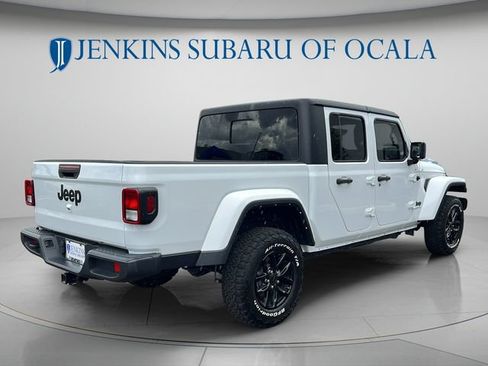 Used 2022 Jeep Gladiator Sport AWD/4WD image 3