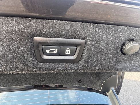 Used 2020 BMW 530i xDrive w/ Premium Package image 16