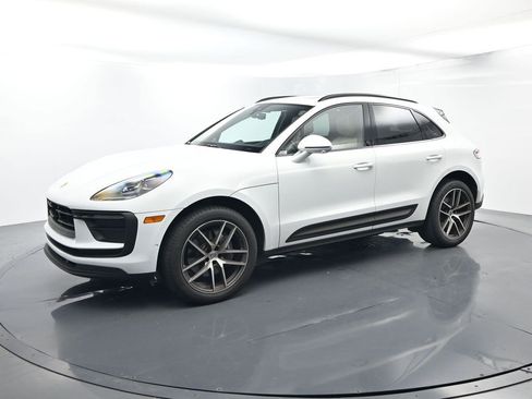 Certified 2023 Porsche Macan AWD/4WD image 1