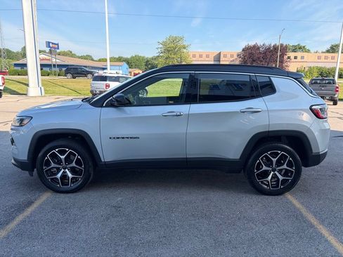 Used 2025 Jeep Compass Limited AWD/4WD image 31