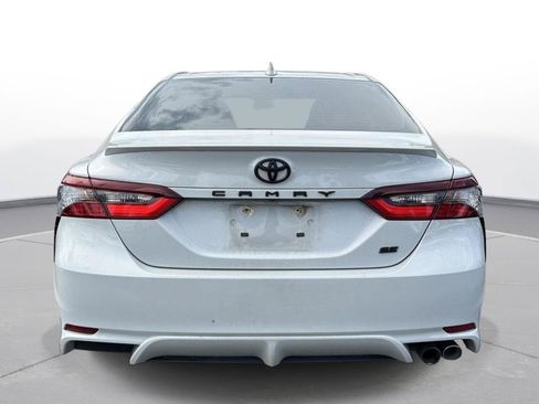 Used 2022 Toyota Camry SE w/ Convenience Package FWD image 7