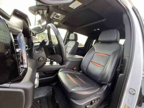 Used 2024 GMC Sierra 1500 AT4 w/ Technology Package AWD/4WD image 18