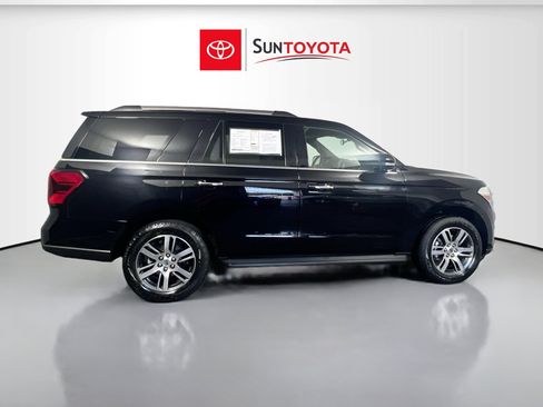 Used 2024 Ford Expedition Limited image 2
