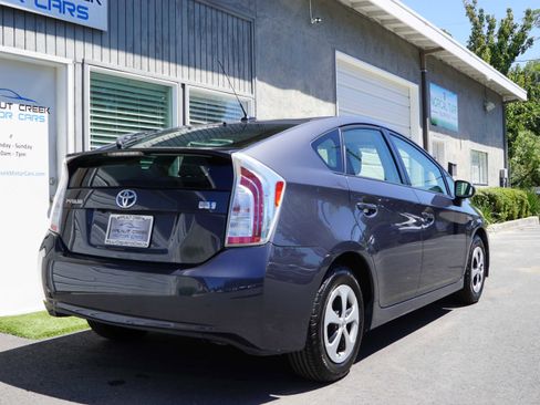 Used 2013 Toyota Prius Three FWD image 21