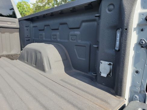 Used 2024 Chevrolet Silverado 1500 Custom w/ Turbomax Blackout Package RWD image 9