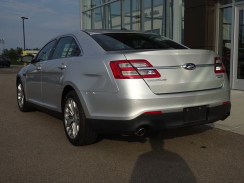Used 2015 Ford Taurus Limited w/ Equipment Group 301A FWD image 3