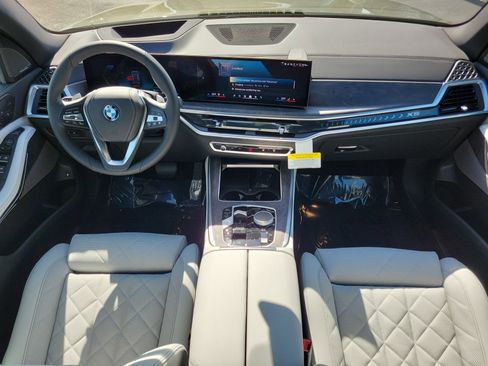 New 2026 BMW X5 xDrive50e image 10