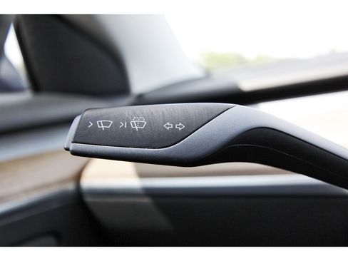 Used 2022 Tesla Model 3 Long Range AWD/4WD image 17