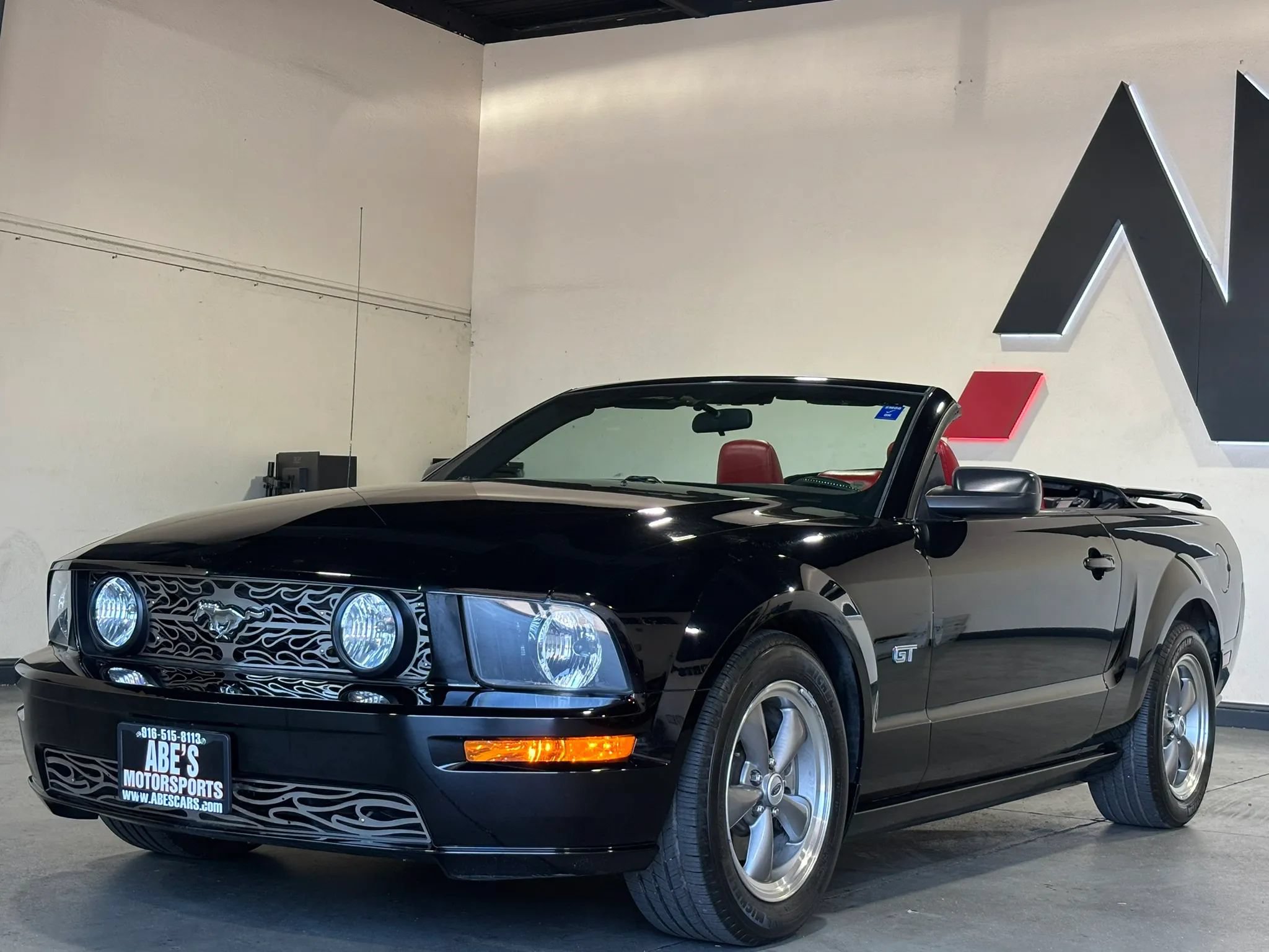 Used 2005 Ford Mustang GT Premium RWD image 6