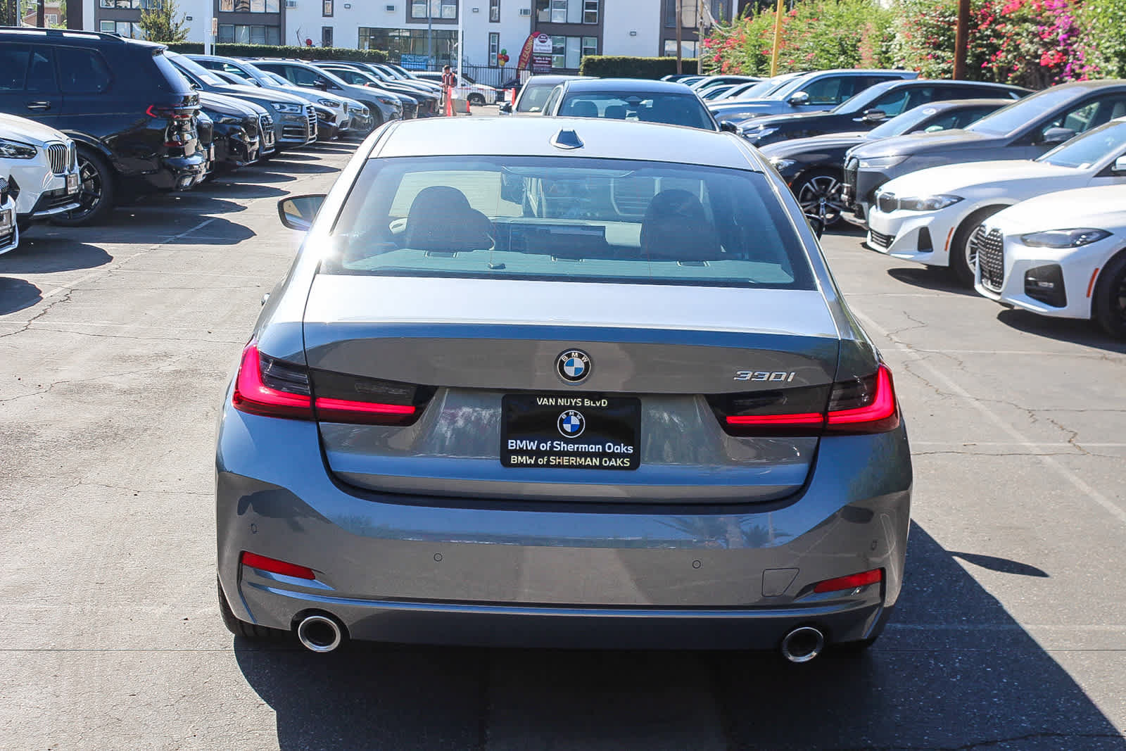 Used 2026 BMW 330i Sedan w/ Convenience Package RWD image 9