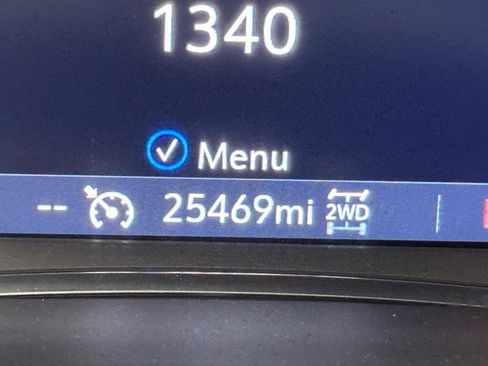 Used 2023 GMC Acadia SLT w/ Preferred Package image 16