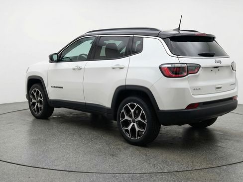 Used 2025 Jeep Compass Limited AWD/4WD image 6
