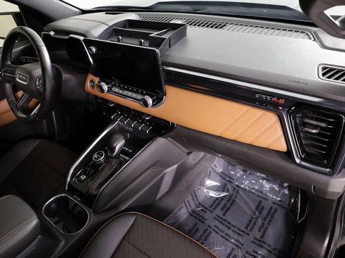 Used 2024 GMC Canyon AT4 w/ AT4 Premium Package image 40