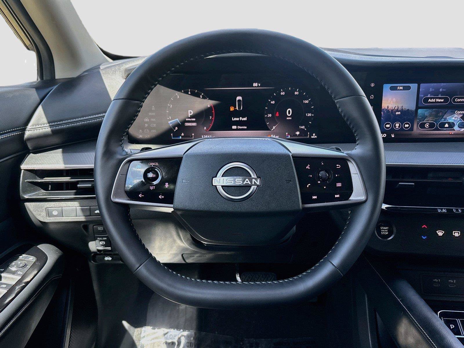 Used 2025 Nissan Murano SV FWD image 16