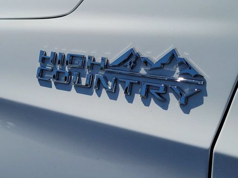 Used 2024 Chevrolet Suburban High Country w/ Max Trailering Package AWD/4WD image 33