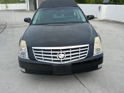 Used 2011 Cadillac DTS Limousine FWD image 3