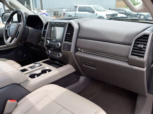 Used 2020 Ford Expedition XLT w/ Equipment Group 202A RWD image 23