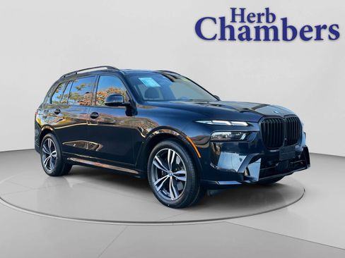 Used 2023 BMW X7 xDrive40i w/ M Sport Package image 3