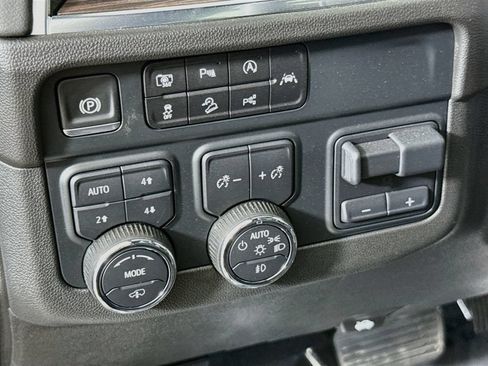 Used 2025 Chevrolet Tahoe Z71 w/ Z71 Off-Road Package AWD/4WD image 10