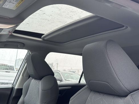 Used 2023 Toyota RAV4 XLE w/ Convenience Package image 9