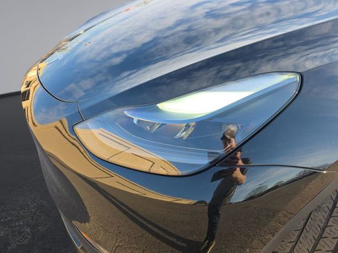 Used 2024 Tesla Model Y Long Range image 42