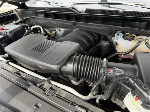 Used 2024 GMC Yukon XL SLT image 34