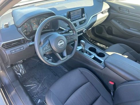 Used 2024 Nissan Altima 2.5 S FWD image 12