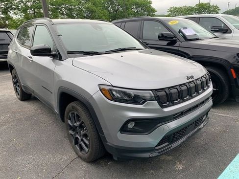 Used 2022 Jeep Compass Latitude w/ Convenience Group AWD/4WD image 9
