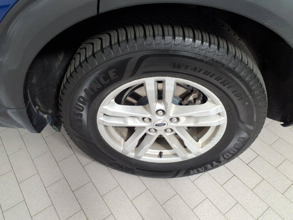 Used 2020 Ford Explorer XLT w/ Equipment Group 202A AWD/4WD image 8