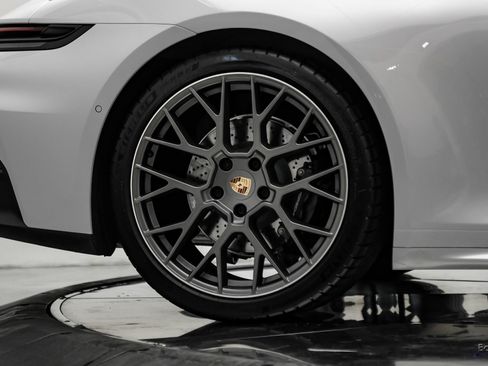 Used 2025 Porsche 911 Carrera RWD image 95