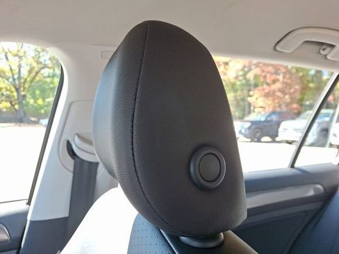 Certified 2019 Volkswagen Golf Alltrack S image 17