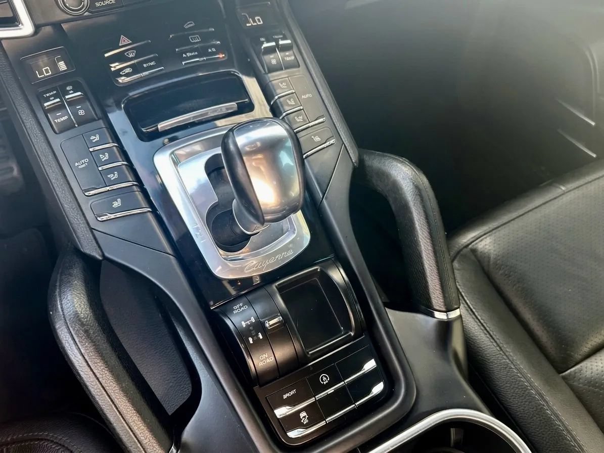 Used 2018 Porsche Cayenne AWD/4WD image 18