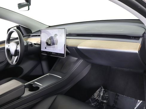 Used 2023 Tesla Model Y Long Range image 29