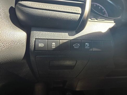 Used 2022 Toyota Camry SE image 22