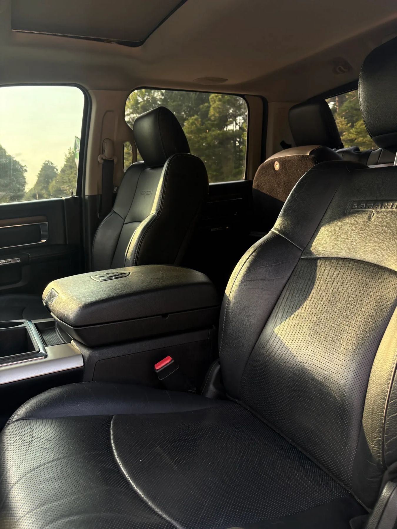 Used 2014 RAM 3500 Laramie AWD/4WD image 7