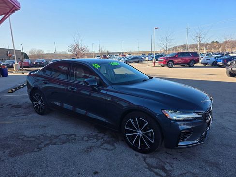 Used 2023 Volvo S60 T8 Core image 3