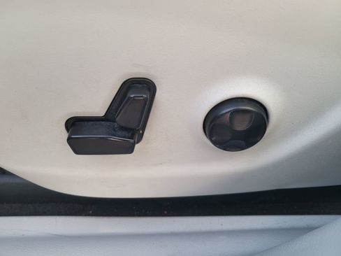 Used 2020 Jeep Cherokee Limited image 21