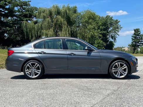 Used 2018 BMW 330i xDrive Sedan w/ Convenience Package AWD/4WD image 8